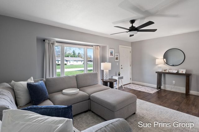 2556 Windcrest Street, Jenison, MI 49428