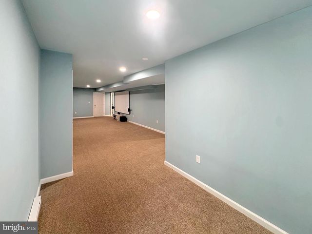 186 FREELAND DR, Collegeville, PA 19426