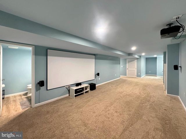 186 FREELAND DR, Collegeville, PA 19426