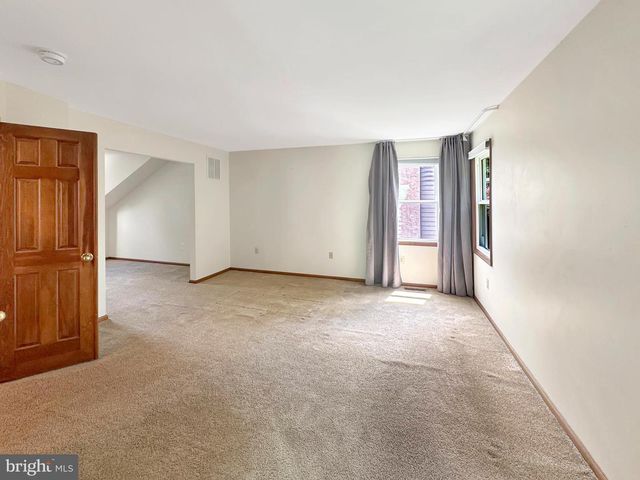 186 FREELAND DR, Collegeville, PA 19426