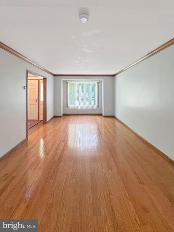 186 FREELAND DR, Collegeville, PA 19426