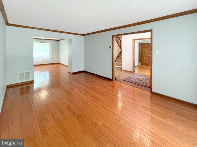 186 FREELAND DR, Collegeville, PA 19426