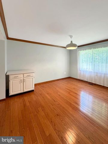 186 FREELAND DR, Collegeville, PA 19426