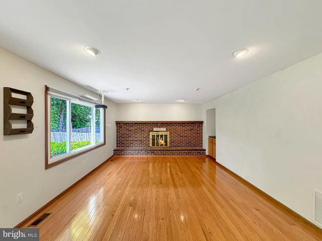 186 FREELAND DR, Collegeville, PA 19426