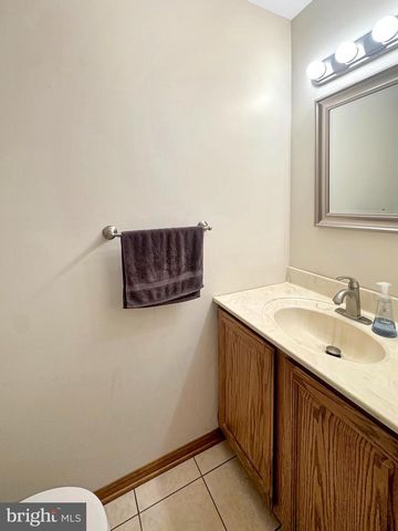 186 FREELAND DR, Collegeville, PA 19426