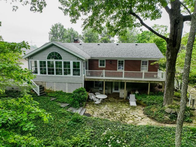 6227 Mccoppin Mill, Hillsboro, OH 45133