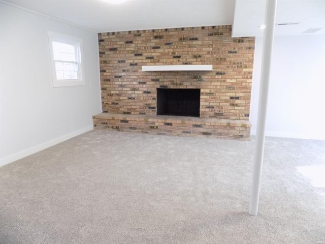 27038 Killian Lane, Elkhart, IN 46514