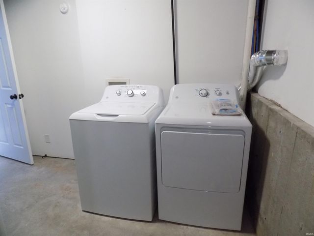 27038 Killian Lane, Elkhart, IN 46514