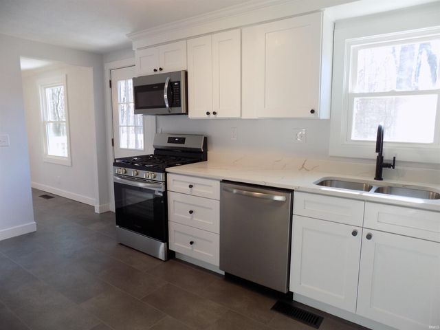 27038 Killian Lane, Elkhart, IN 46514