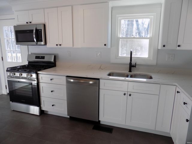 27038 Killian Lane, Elkhart, IN 46514