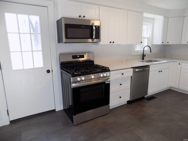 27038 Killian Lane, Elkhart, IN 46514