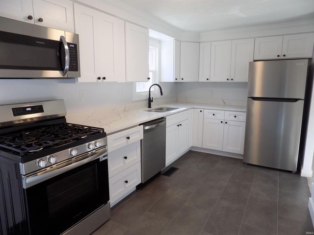 27038 Killian Lane, Elkhart, IN 46514