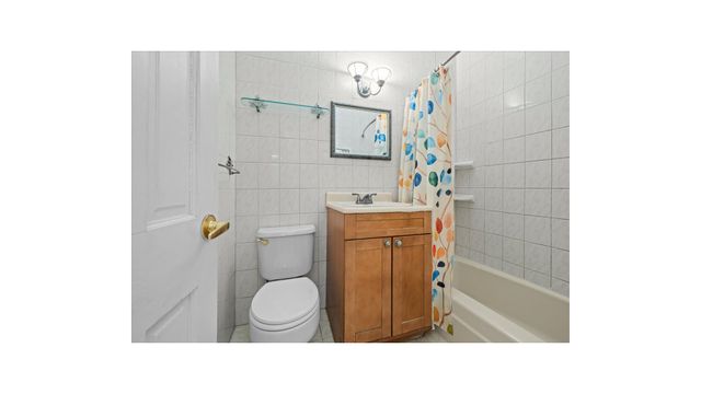 555 Kappock St Apt 2T, New York City, NY 10463
