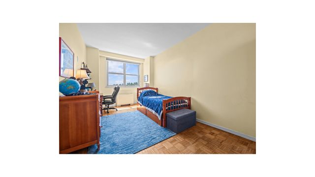 555 Kappock St Apt 2T, New York City, NY 10463