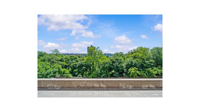 555 Kappock St Apt 2T, New York City, NY 10463