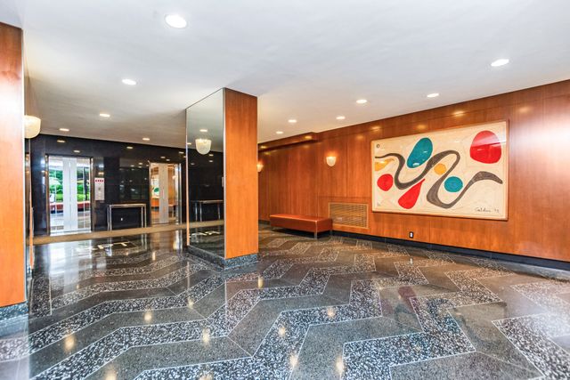555 Kappock St Apt 2T, New York City, NY 10463