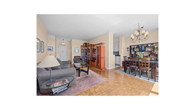 555 Kappock St Apt 2T, New York City, NY 10463