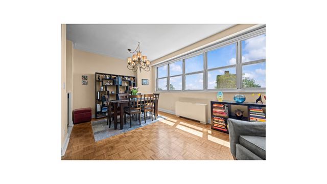 555 Kappock St Apt 2T, New York City, NY 10463