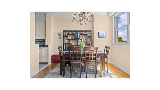 555 Kappock St Apt 2T, New York City, NY 10463