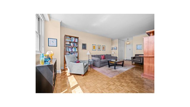 555 Kappock St Apt 2T, New York City, NY 10463