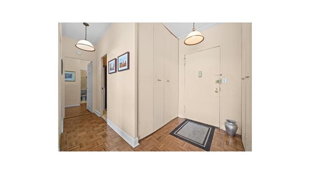 555 Kappock St Apt 2T, New York City, NY 10463