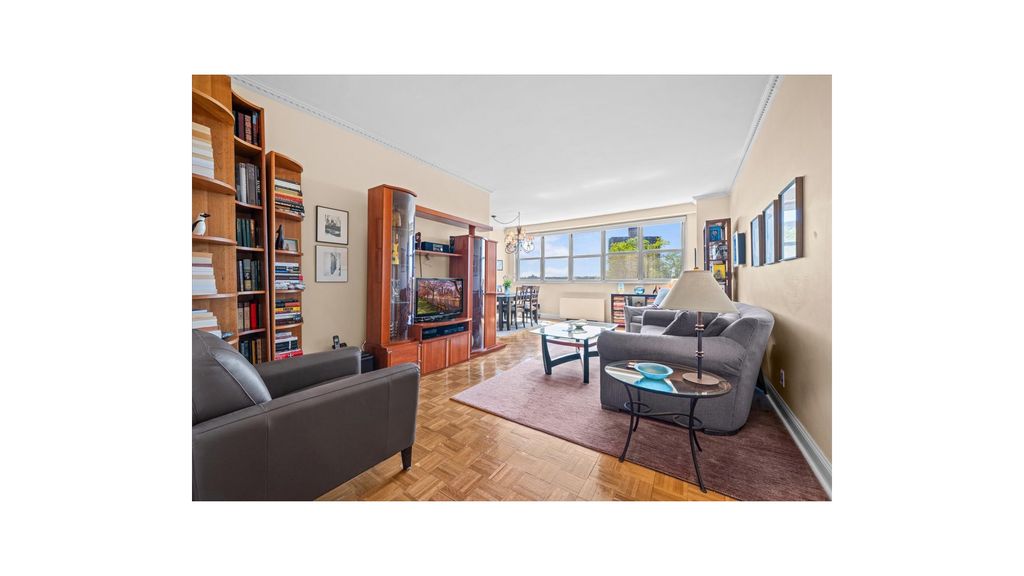 555 Kappock St Apt 2T, New York City, NY 10463