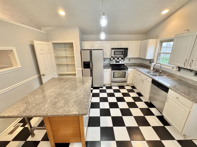 628 Smugglers Notch Drive, Lexington, KY 40509