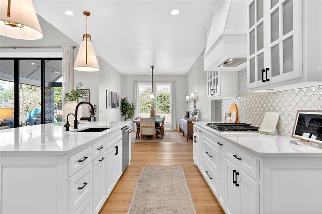 5024 Yale Bridge Court, Edmond, OK 73034