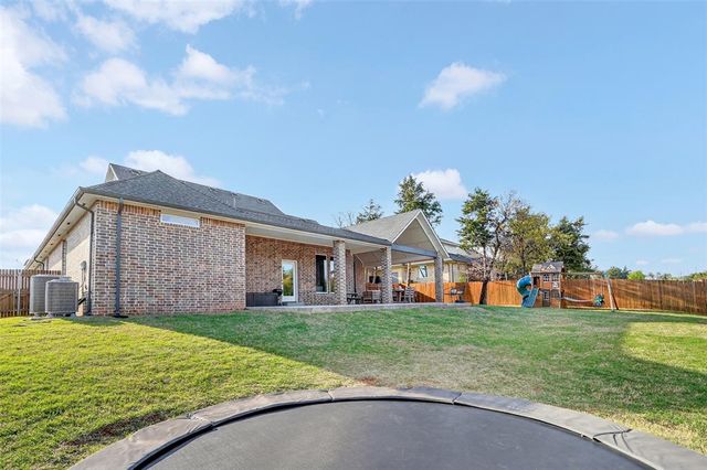 5024 Yale Bridge Court, Edmond, OK 73034