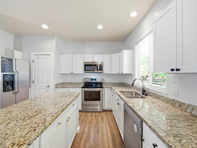 1922 Weston Loop, Kerrville, TX 78028