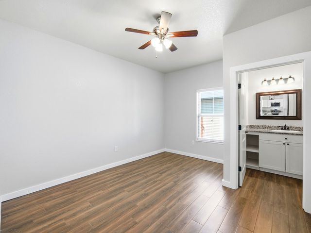 1922 Weston Loop, Kerrville, TX 78028