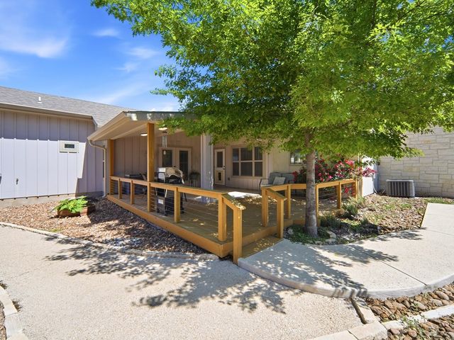 1922 Weston Loop, Kerrville, TX 78028