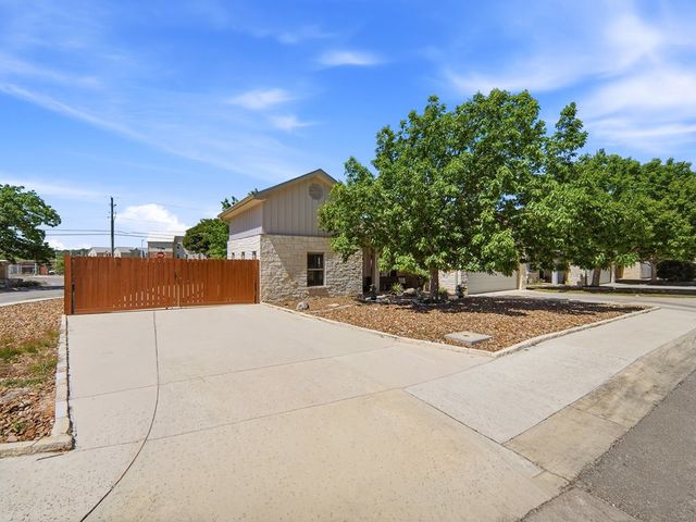 1922 Weston Loop, Kerrville, TX 78028
