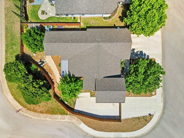 1922 Weston Loop, Kerrville, TX 78028
