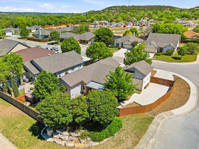 1922 Weston Loop, Kerrville, TX 78028