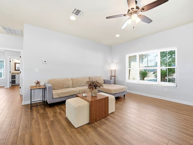 1922 Weston Loop, Kerrville, TX 78028