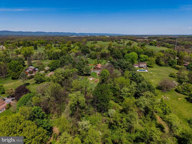 100 BURNT HOUSE RD, Carlisle, PA 17015