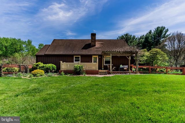 100 BURNT HOUSE RD, Carlisle, PA 17015