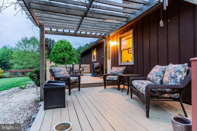 100 BURNT HOUSE RD, Carlisle, PA 17015
