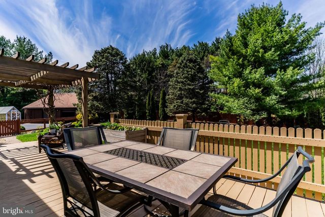 100 BURNT HOUSE RD, Carlisle, PA 17015