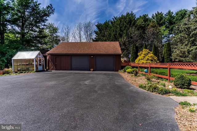 100 BURNT HOUSE RD, Carlisle, PA 17015