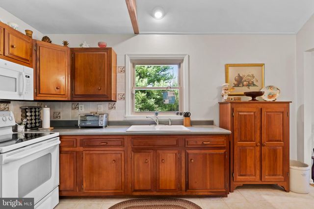 100 BURNT HOUSE RD, Carlisle, PA 17015