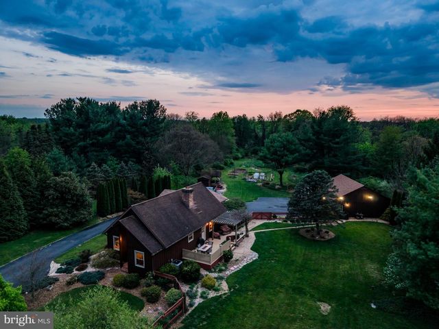 100 BURNT HOUSE RD, Carlisle, PA 17015
