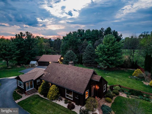 100 BURNT HOUSE RD, Carlisle, PA 17015