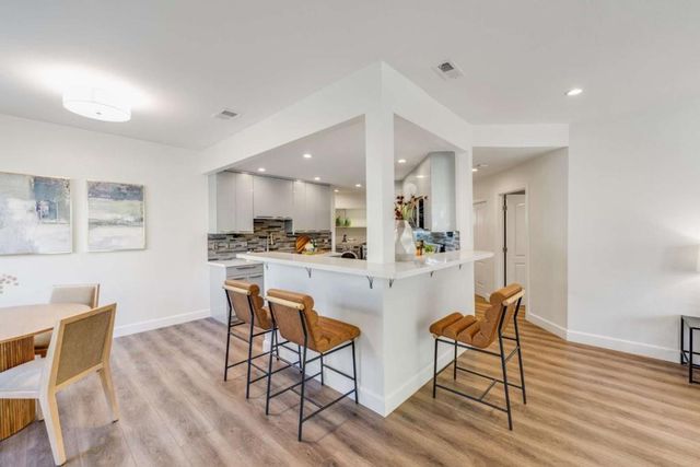 540 Shorebird Circle 21106, Redwood City, CA 94065