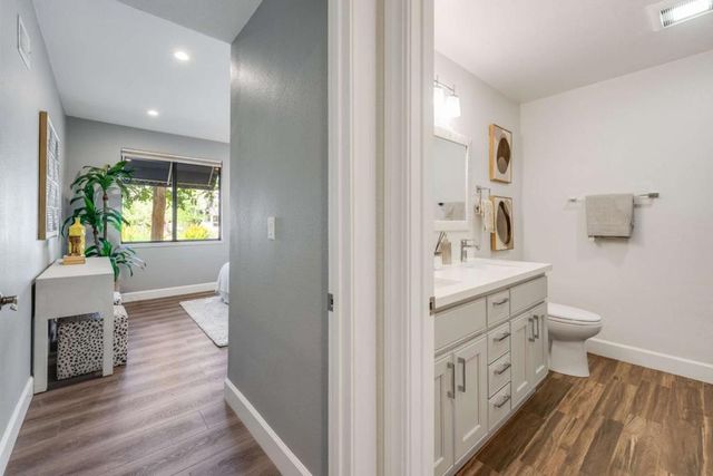 540 Shorebird Circle 21106, Redwood City, CA 94065