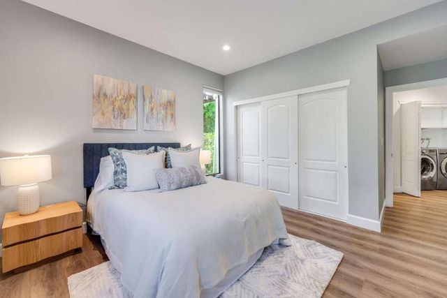 540 Shorebird Circle 21106, Redwood City, CA 94065