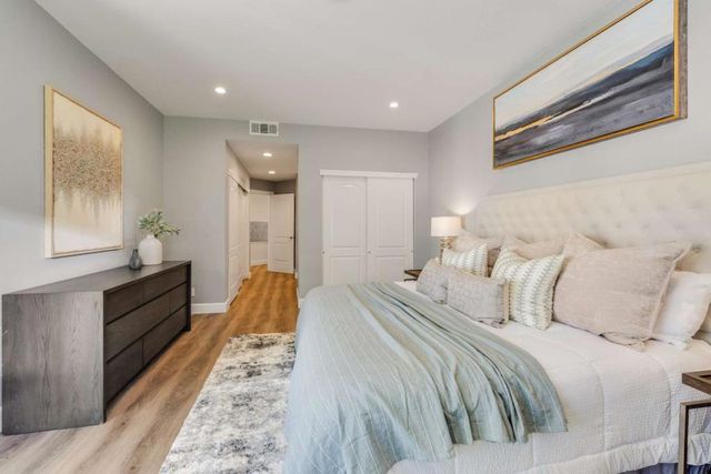 540 Shorebird Circle 21106, Redwood City, CA 94065