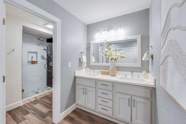 540 Shorebird Circle 21106, Redwood City, CA 94065