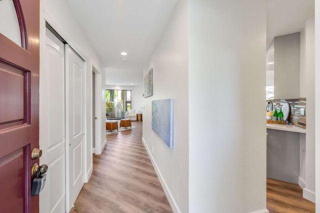 540 Shorebird Circle 21106, Redwood City, CA 94065